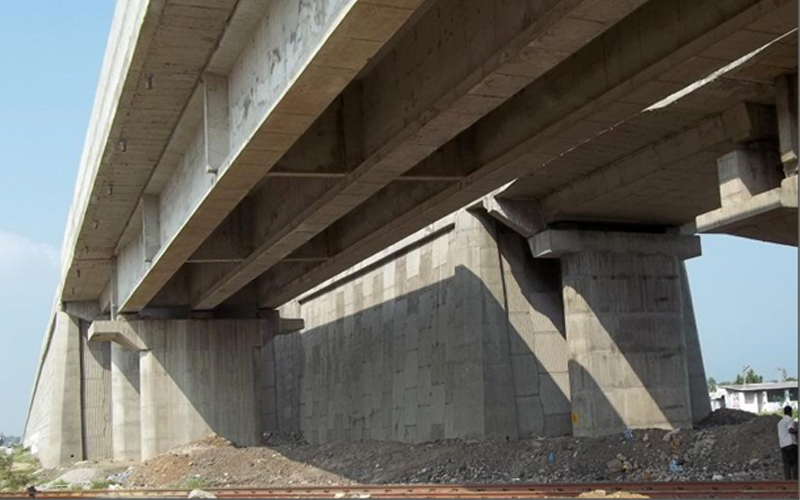 Staggered Abutement Reinforced Soil Retaining Wall