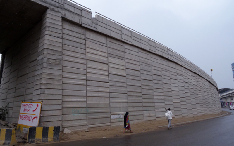 Reinforced Soil Retaining Wall