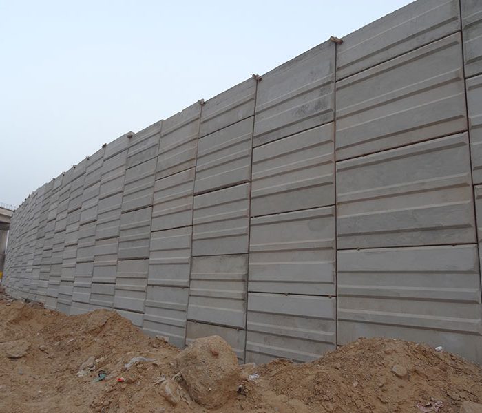 Reinforced Soil Retaining Wall