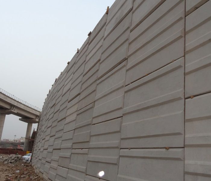 Reinforced Soil Retaining Wall